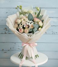 Букет цветов из:  Розы и Лизиантусы в Курчанской