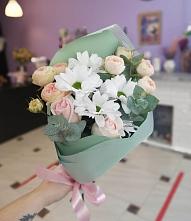 Букет цветов из:  Хризантемы и Розы в Курчанской