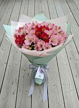 Букет цветов из:  Альстромерии #REPLACE_PRED# Курчанской