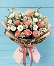 Букет цветов из:  Розы, Альстромерии и Лизиантусы #REPLACE_PRED# Курчанской