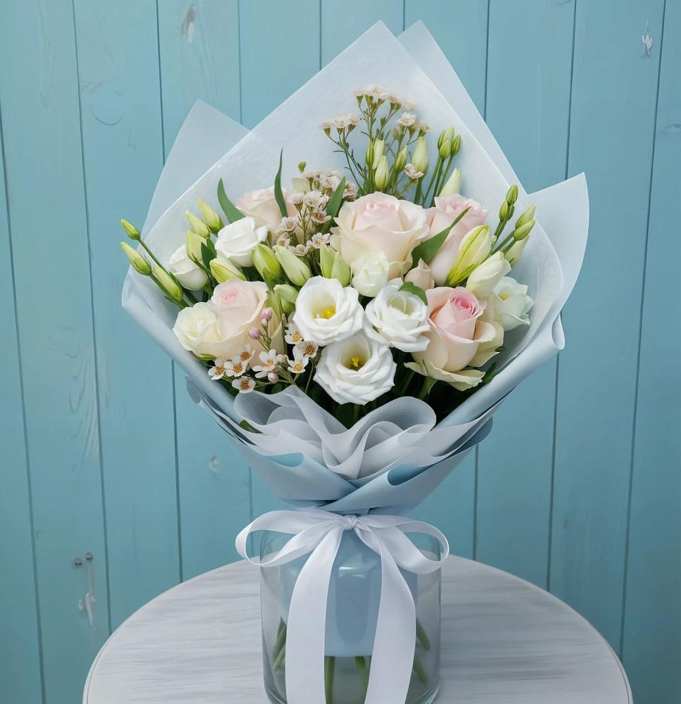 Букет цветов из: Розы и Лизиантусы в Курчанской