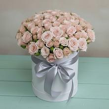 Цветочная композиция из Розы в шляпной коробке в Курчанской