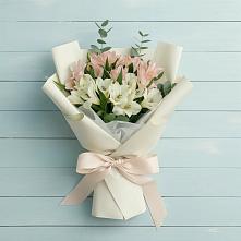 Букет цветов из:  Альстромерии в Курчанской