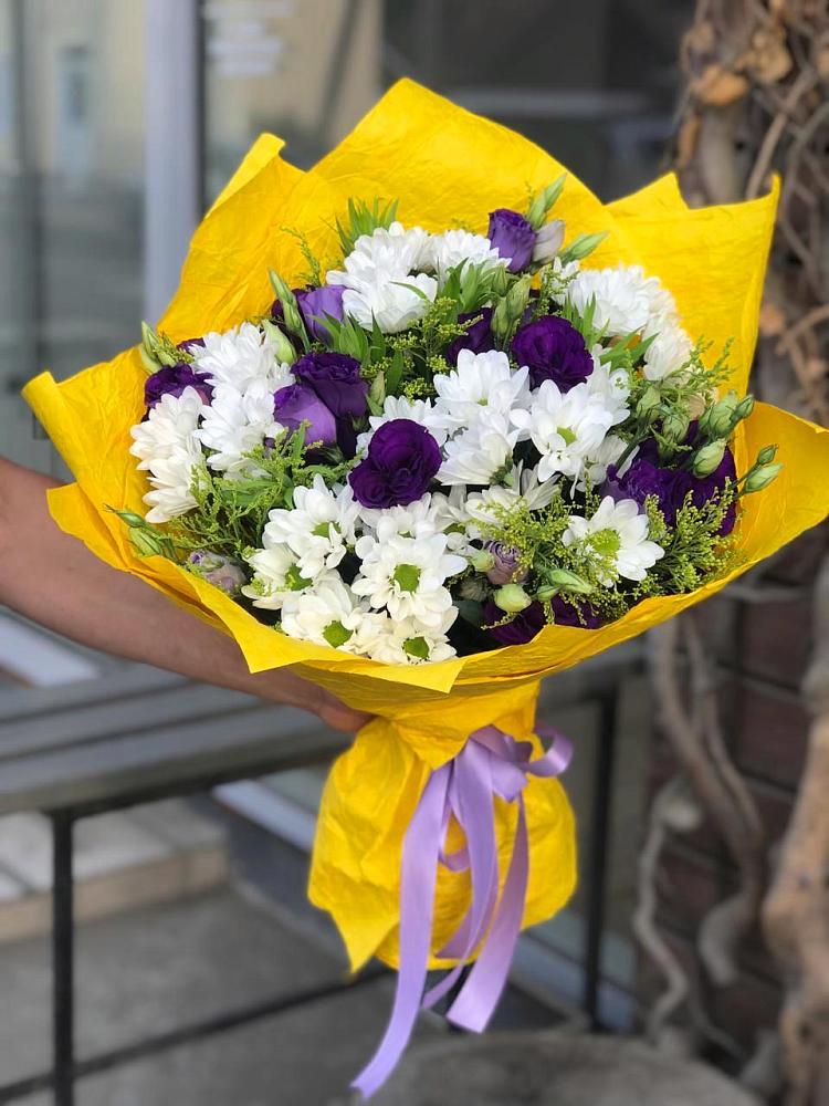 Букет цветов из: Ирисы, Хризантемы и Ромашки в Курчанской