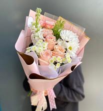 Букет цветов из:  Хризантемы и Розы в Курчанской