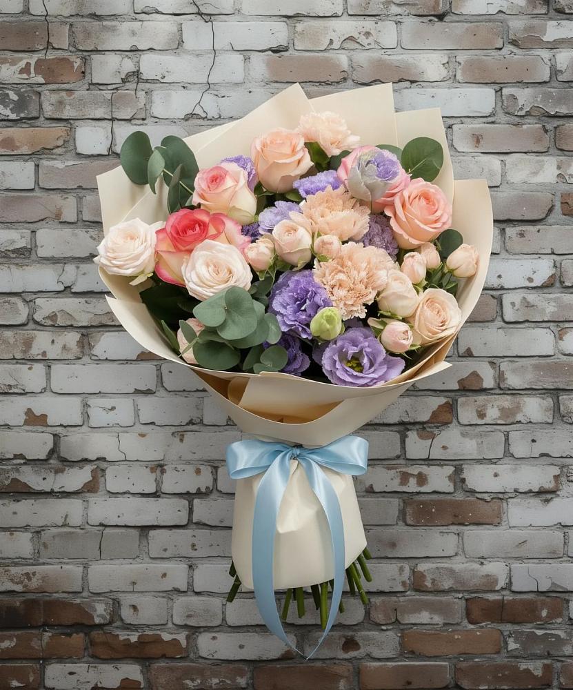 Букет цветов из: Розы, Лизиантусы и Гвоздики в Курчанской