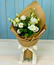 Букет цветов из:  Хризантемы и Лизиантусы в Курчанской