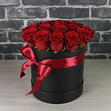 Цветочная композиция из Розы в шляпной коробке в Курчанской