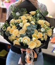 Букет птица счастья в Курчанской Букет цветов из: Розы и Лизиантусы в Курчанской