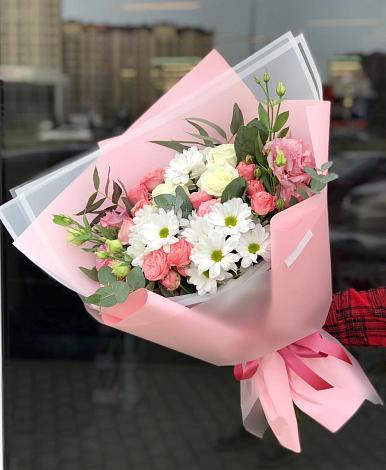 Букет цветов из: Розы, Лизиантусы и Хризантемы в Курчанской