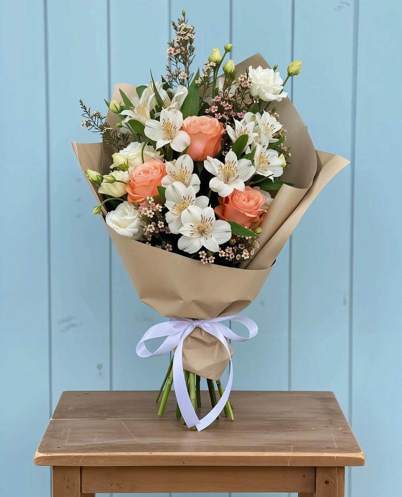 Букет цветов из: Альстромерии, Лизиантусы, Розы и Хризантемы в Курчанской