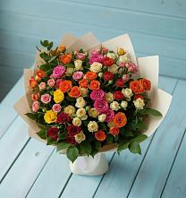 Букет Микс из разноцветных кустовых роз в Курчанской