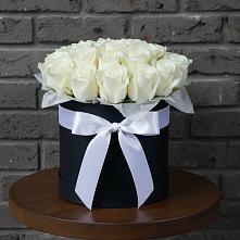 Цветочная композиция из Розы в шляпной коробке в Курчанской